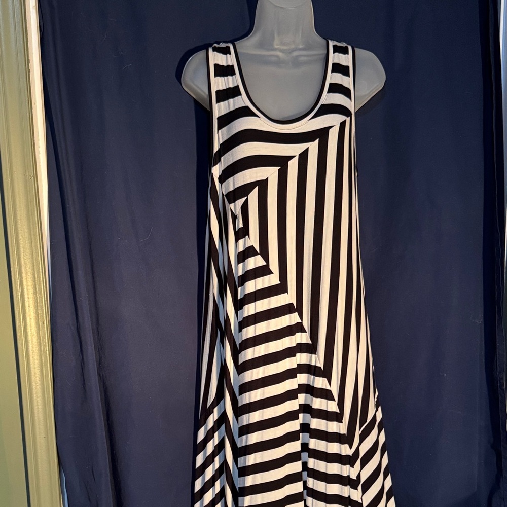 Philosophy Black and White Geometric Maxi Dress